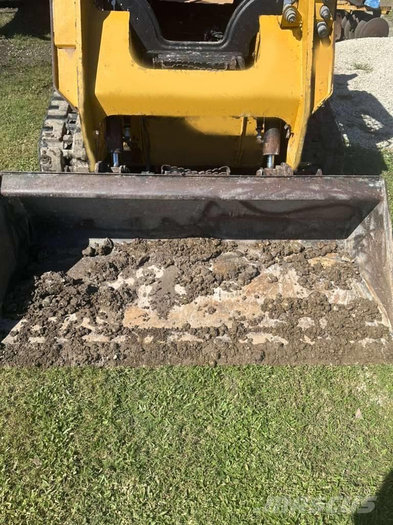 CAT 259 D 滑移装载机