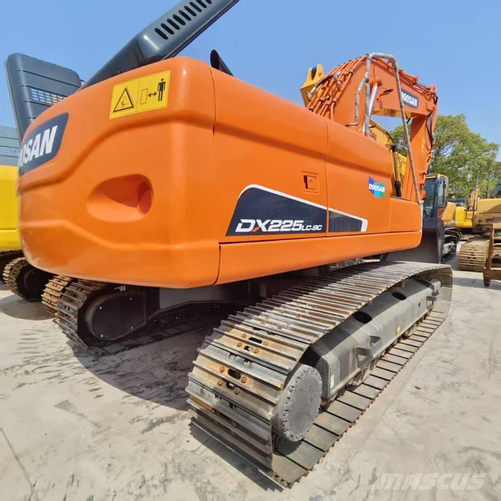 Doosan DX 225 LC 履带挖掘机