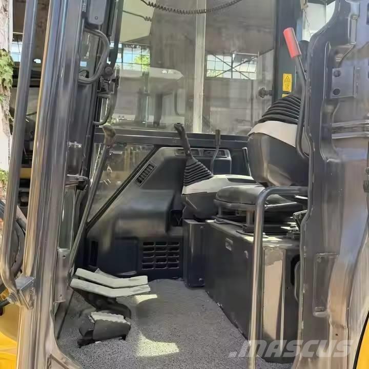 Komatsu PC55MR 小型挖掘机