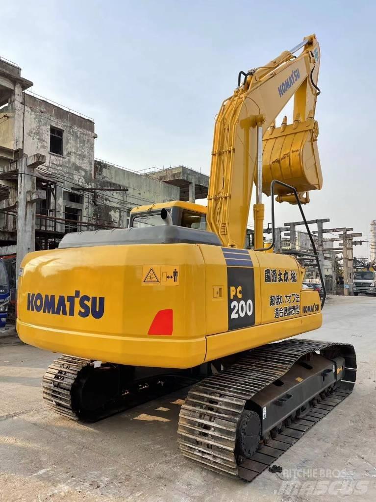 Komatsu PC 200-7 履带挖掘机