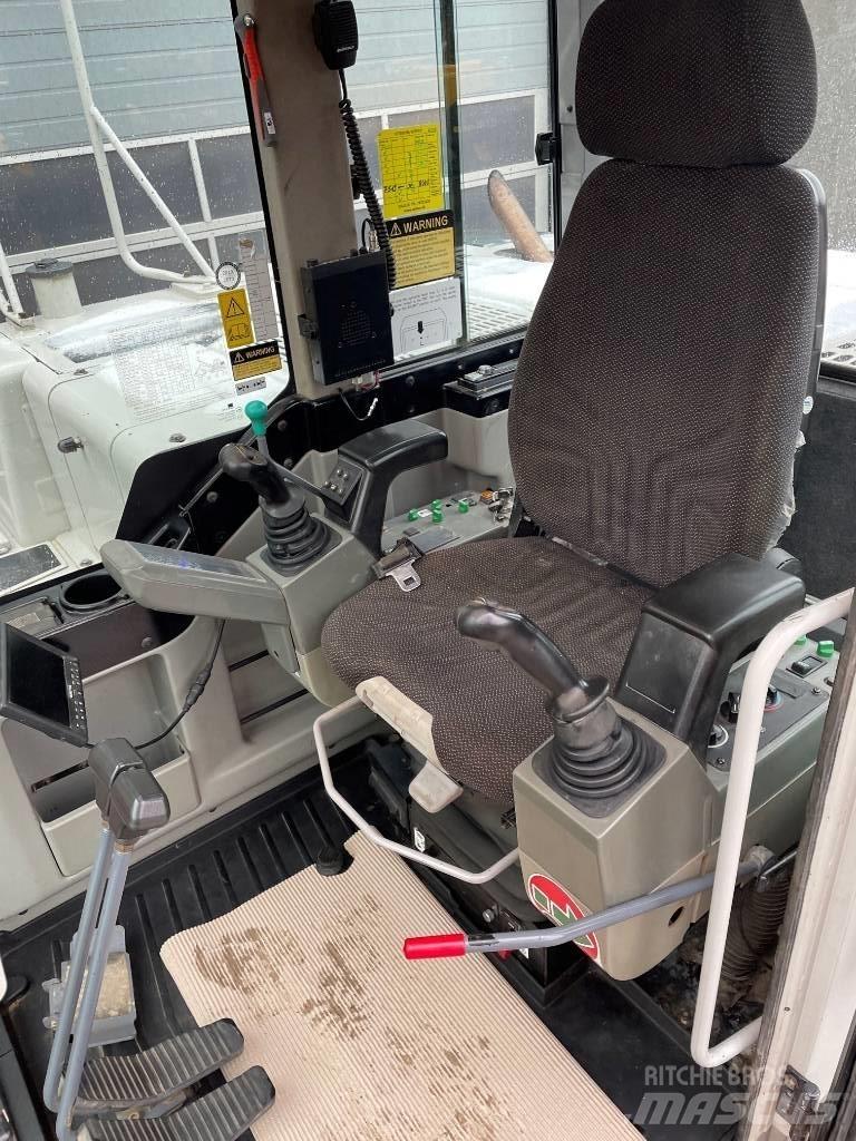 Takeuchi TB1140 履带挖掘机