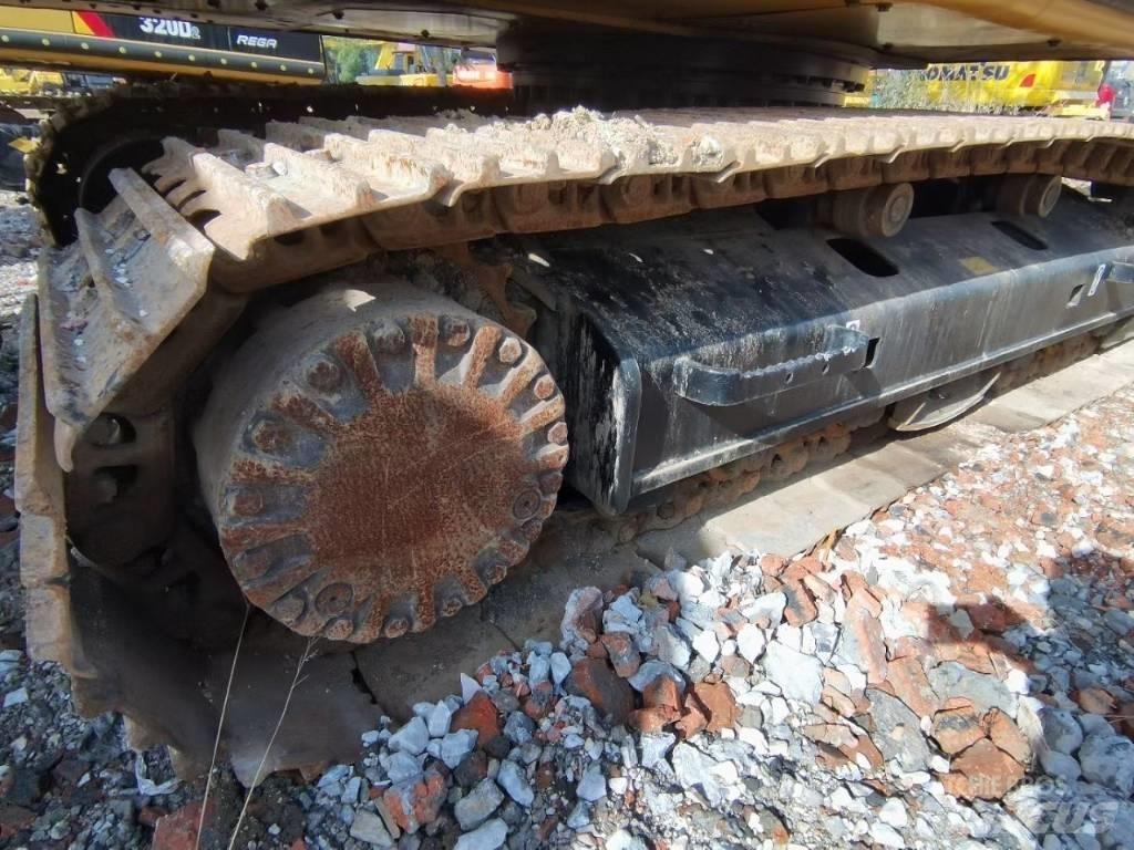 CAT 320 中型挖掘机