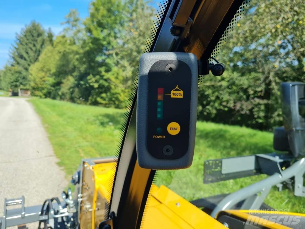 Liebherr T 32-7 伸缩臂叉装车|叉装车