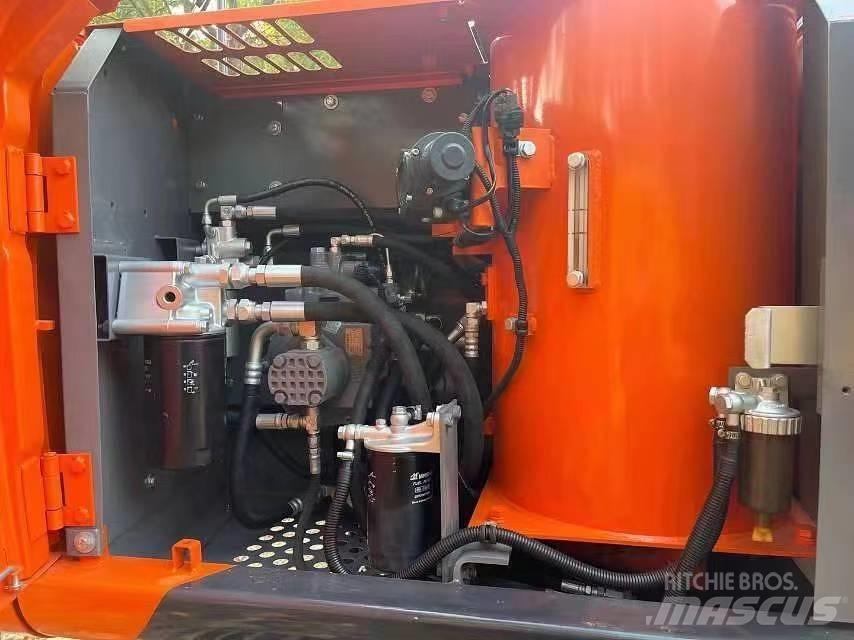 Hitachi ZX120 履带挖掘机