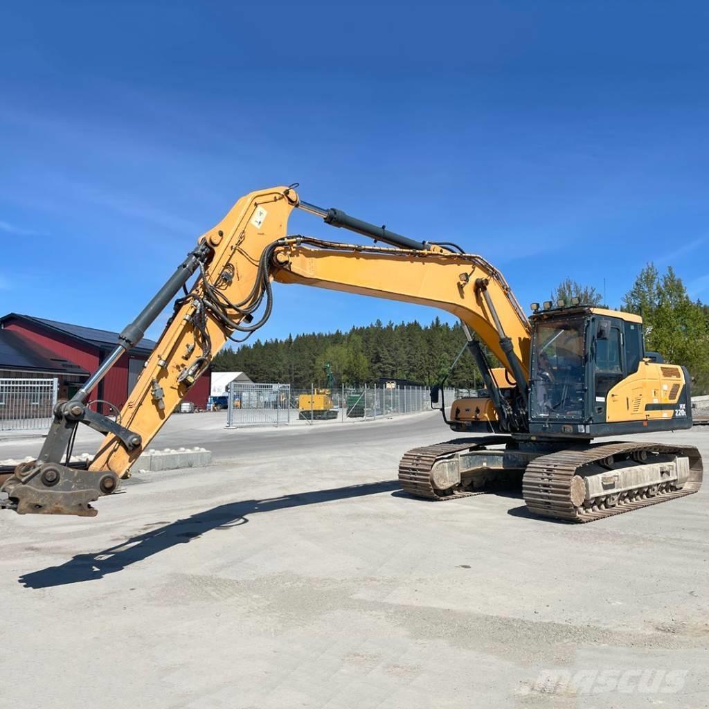 Hyundai HX220L 履带挖掘机