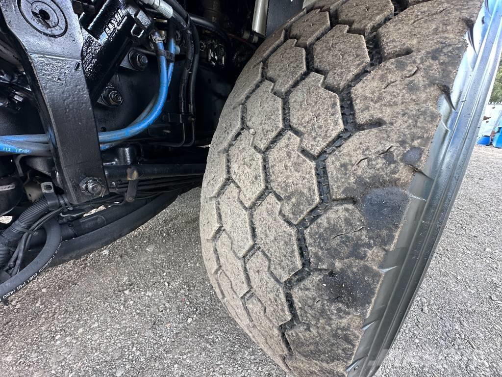 Freightliner M2 组合/真空油槽车