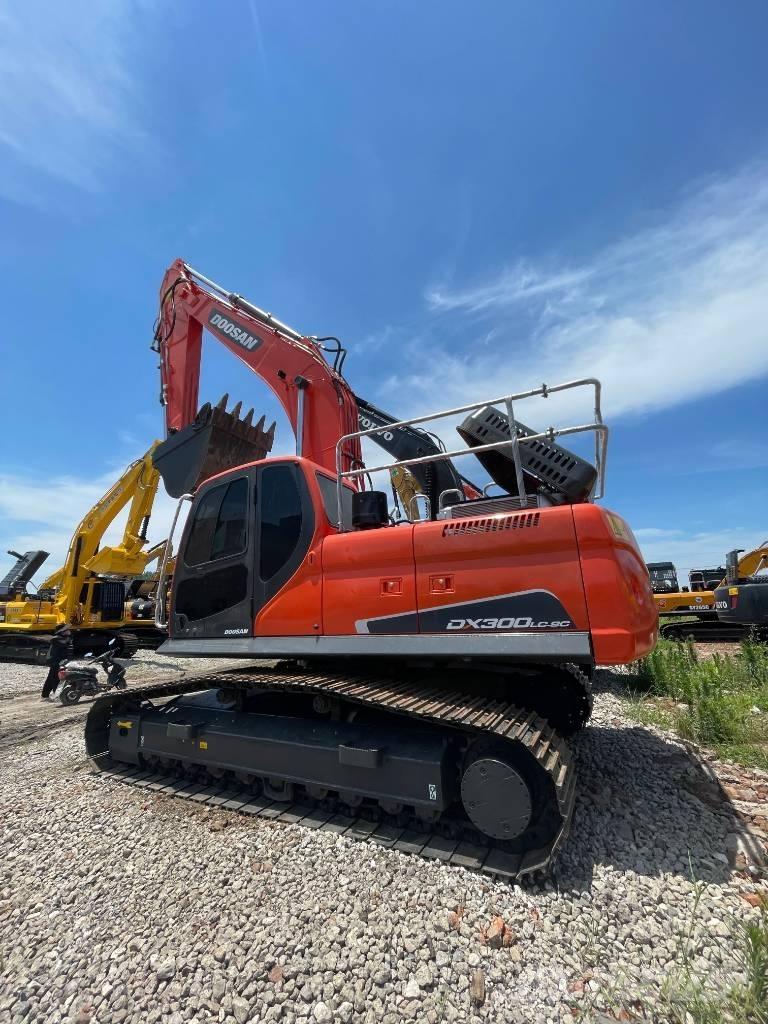 Doosan DX 300 LC 履带挖掘机
