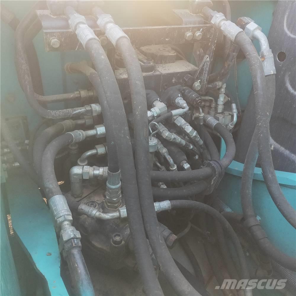 Kobelco SK130 履带挖掘机