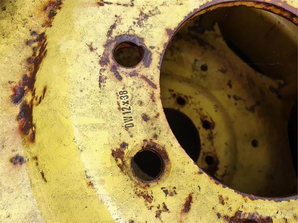 Goodyear 136-38 x2 轮胎、车轮、轮圈