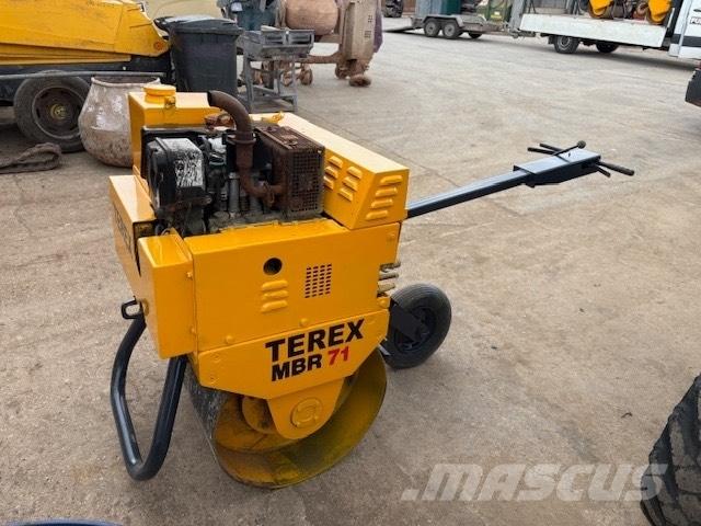 Terex MBR71 单轮压路机
