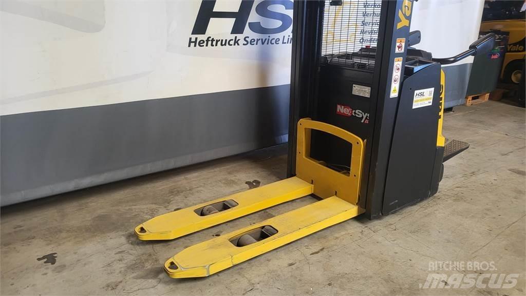 Yale MS12X 手推堆垛车