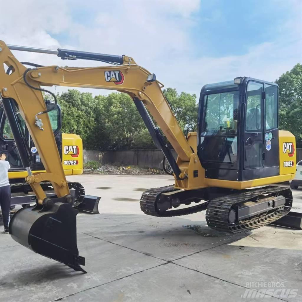 CAT 306E2 小型挖掘机