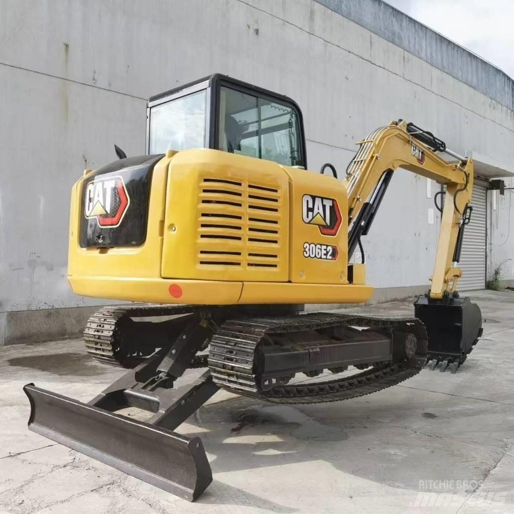CAT 306E2 小型挖掘机