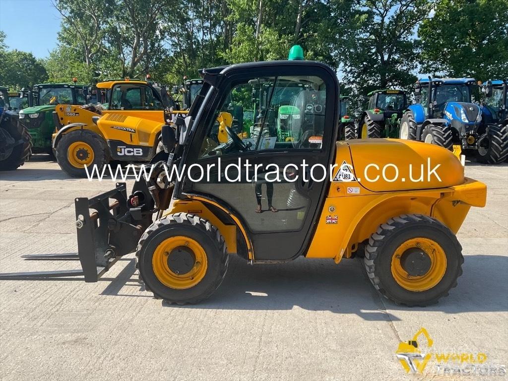 JCB 520-40 伸缩臂叉装车|叉装车