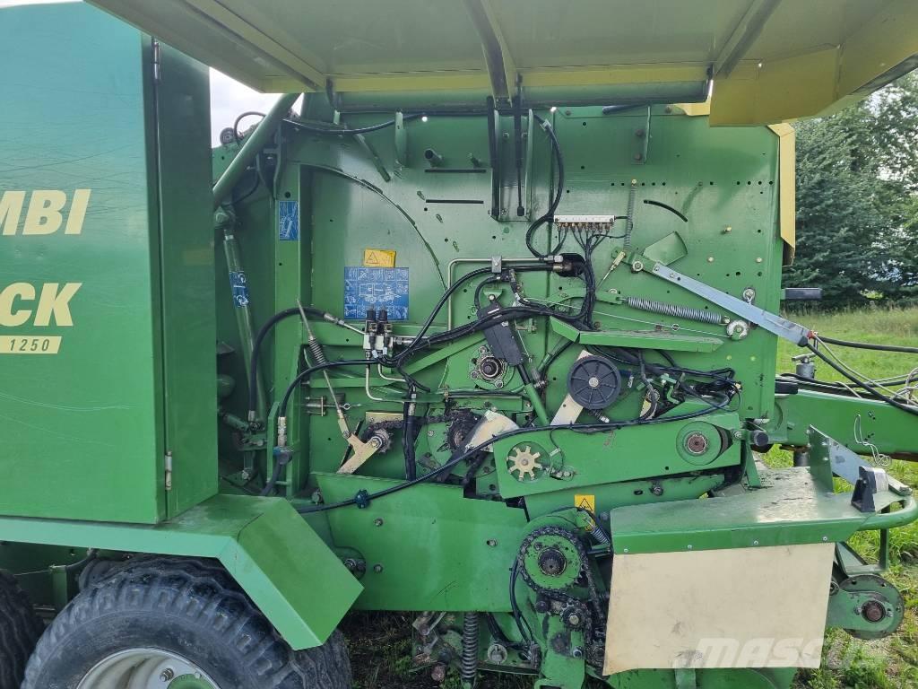 Krone Comprima F125 圆捆打捆机
