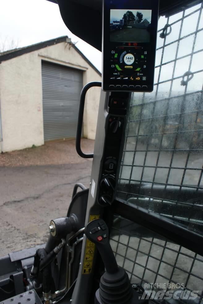 New Holland L 318 小型装载机