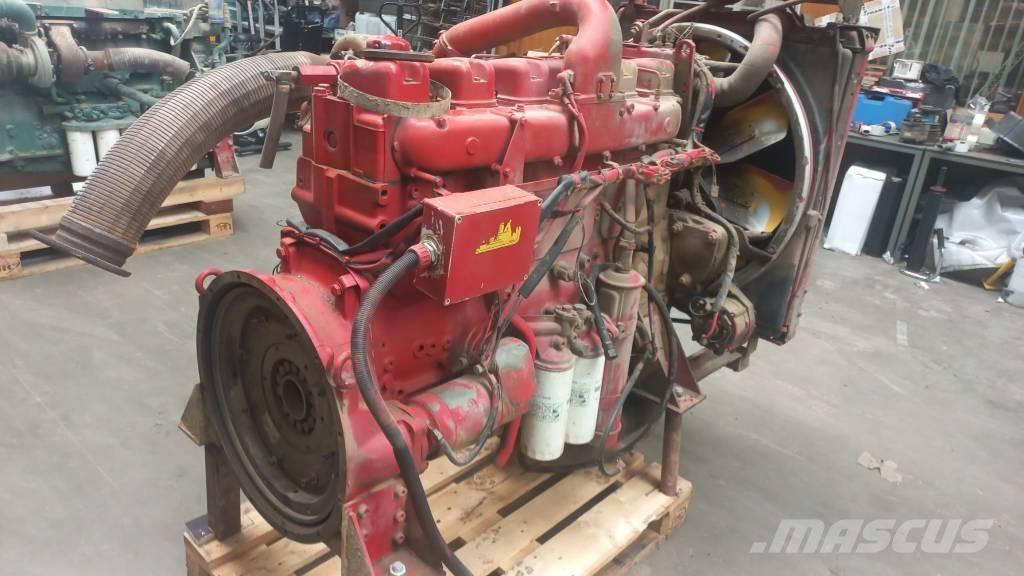Volvo TD121G 发动机
