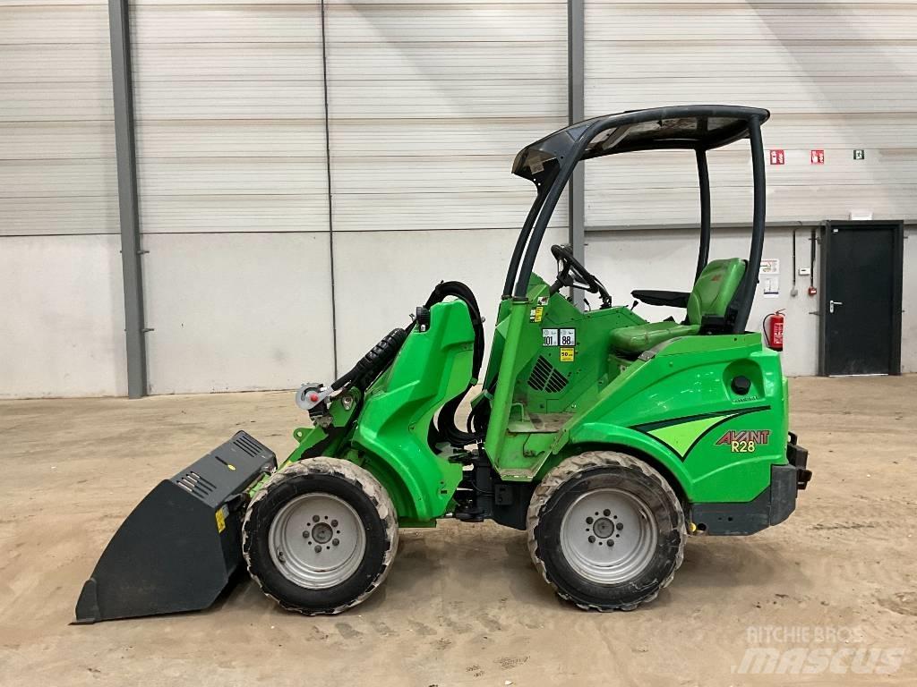 Avant R 28 小型装载机