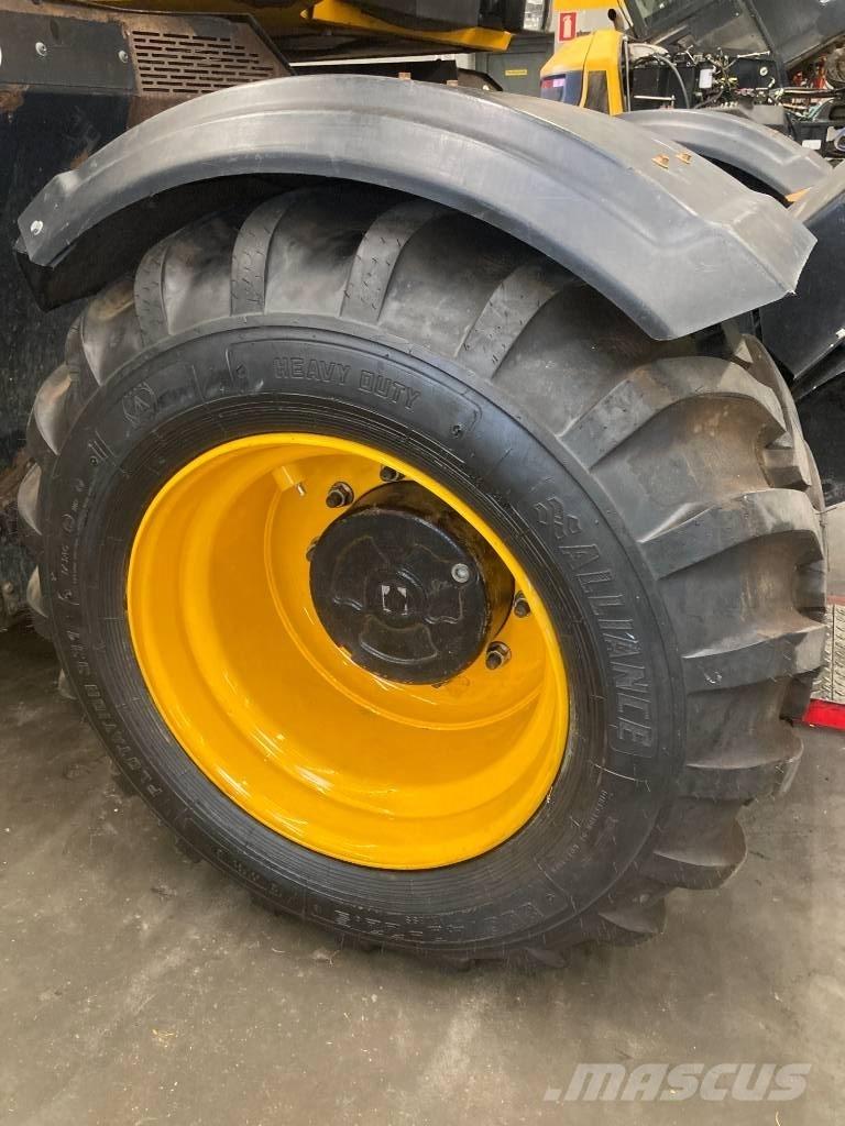 JCB Hydradig HD110W 轮式挖掘机