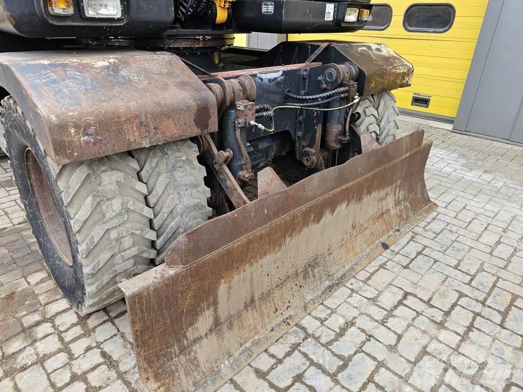Hyundai R140W-7A 轮式挖掘机