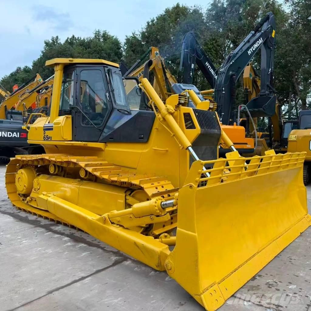 Komatsu D65PX-12E 履带式推土机