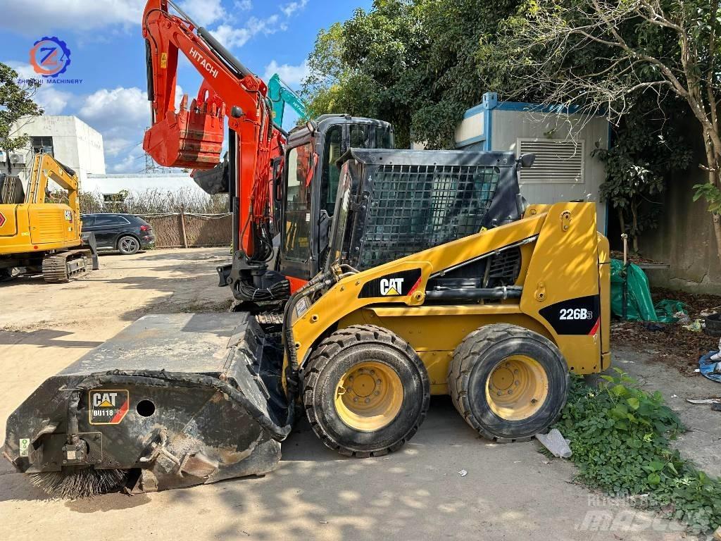 CAT 226 B 滑移装载机