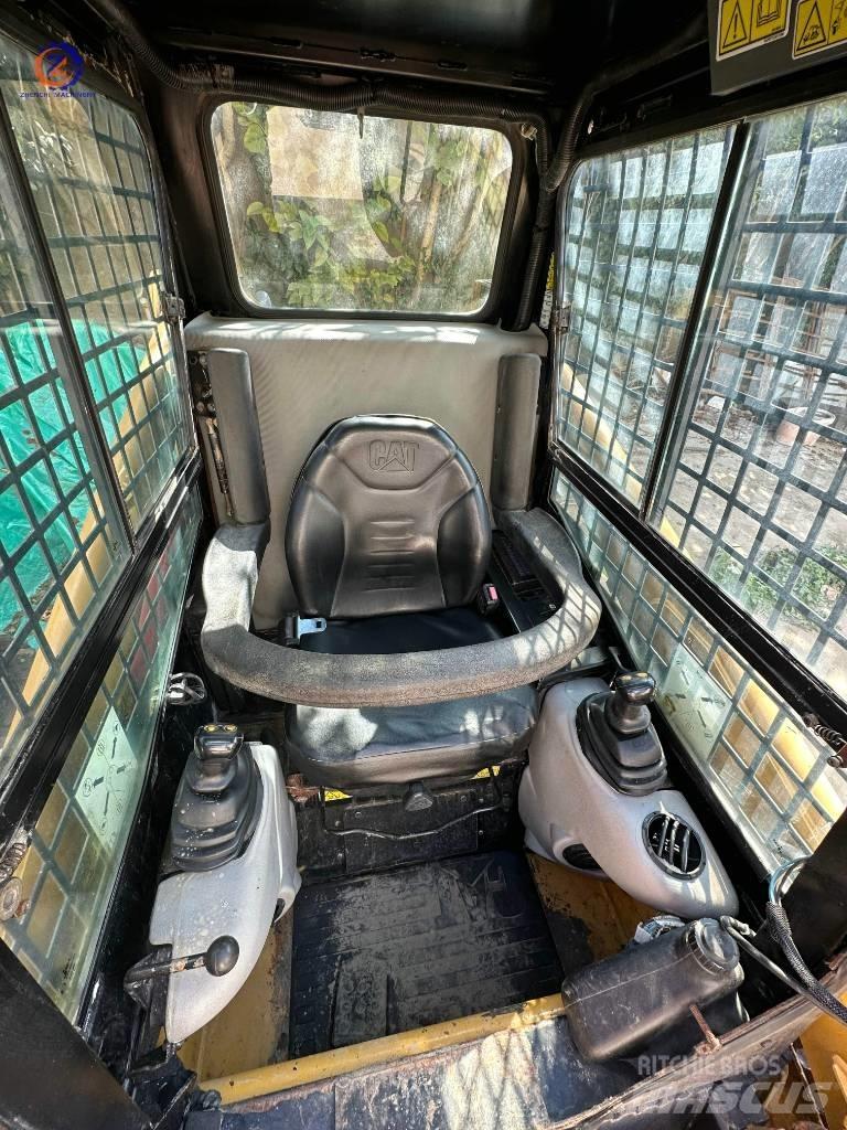 CAT 226 B 滑移装载机