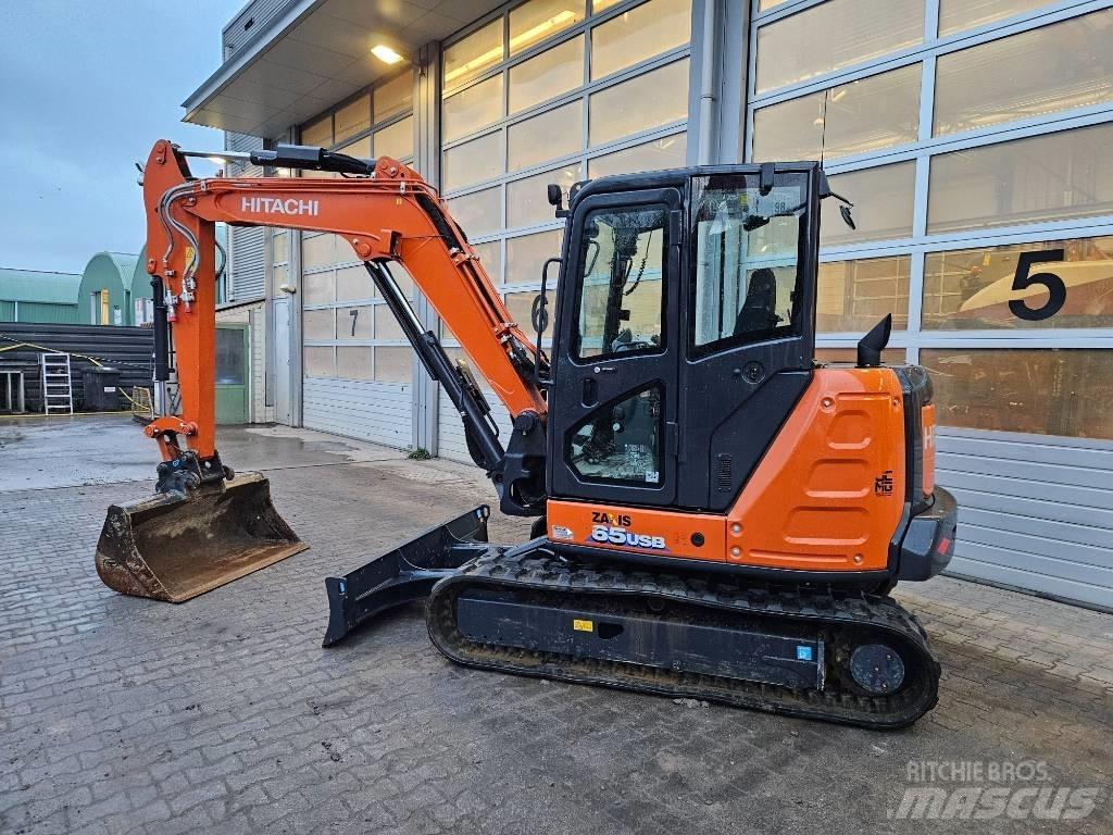 Hitachi ZX65USB-6 小型挖掘机