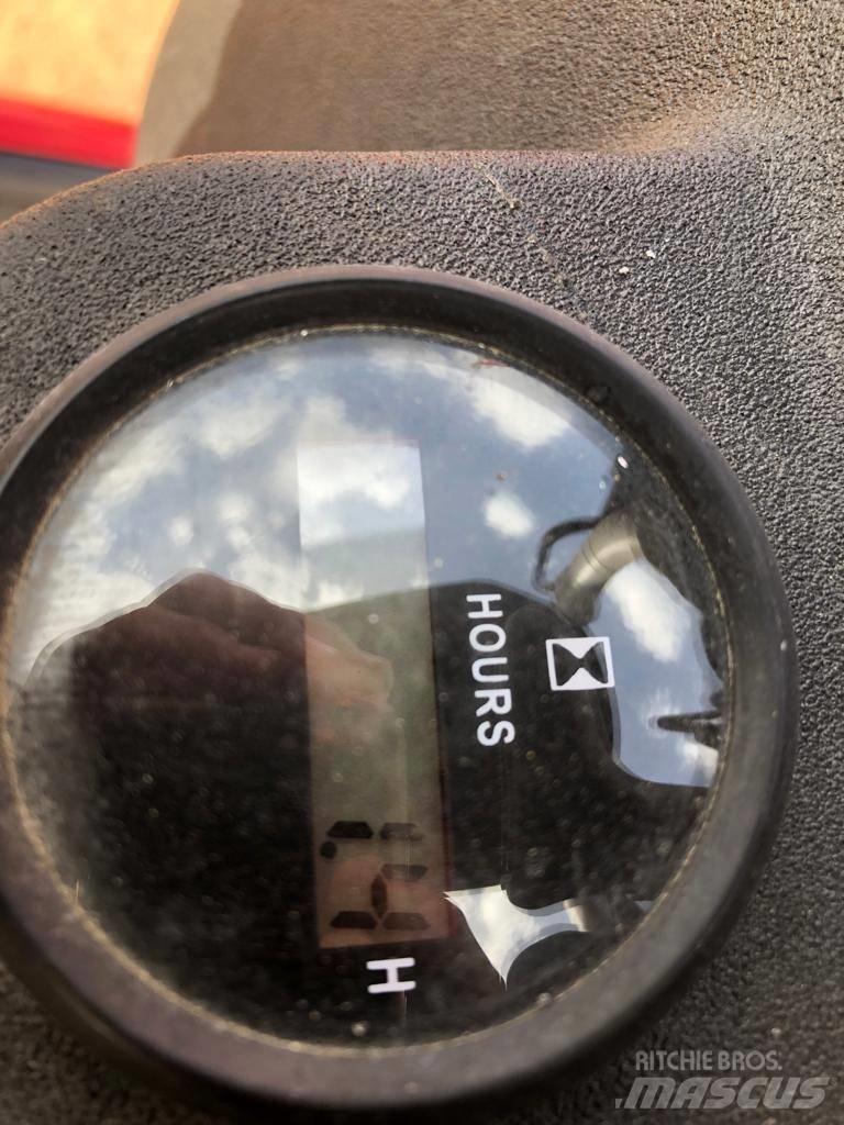 Lucla TX10 小型挖掘机