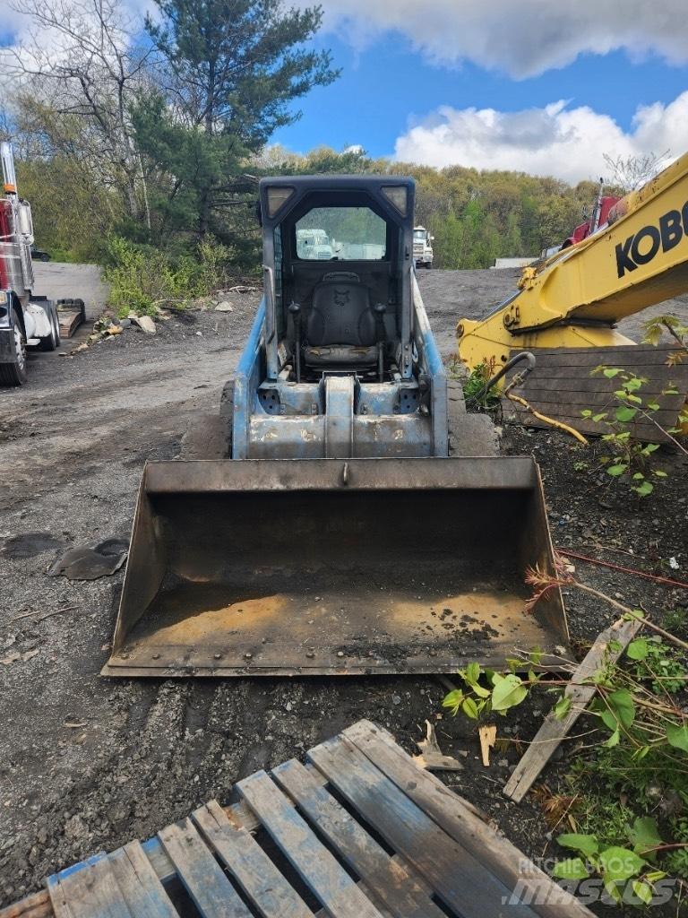 Bobcat 863 滑移装载机
