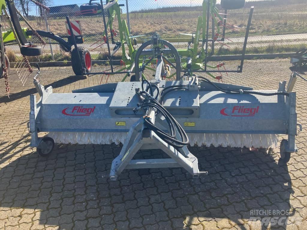 Fliegl Kost 2,8 m. 其他拖拉机配件
