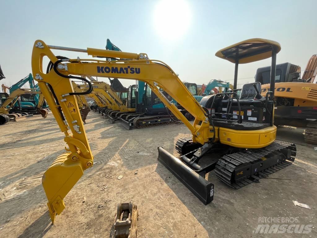 Komatsu PC 35 小型挖掘机