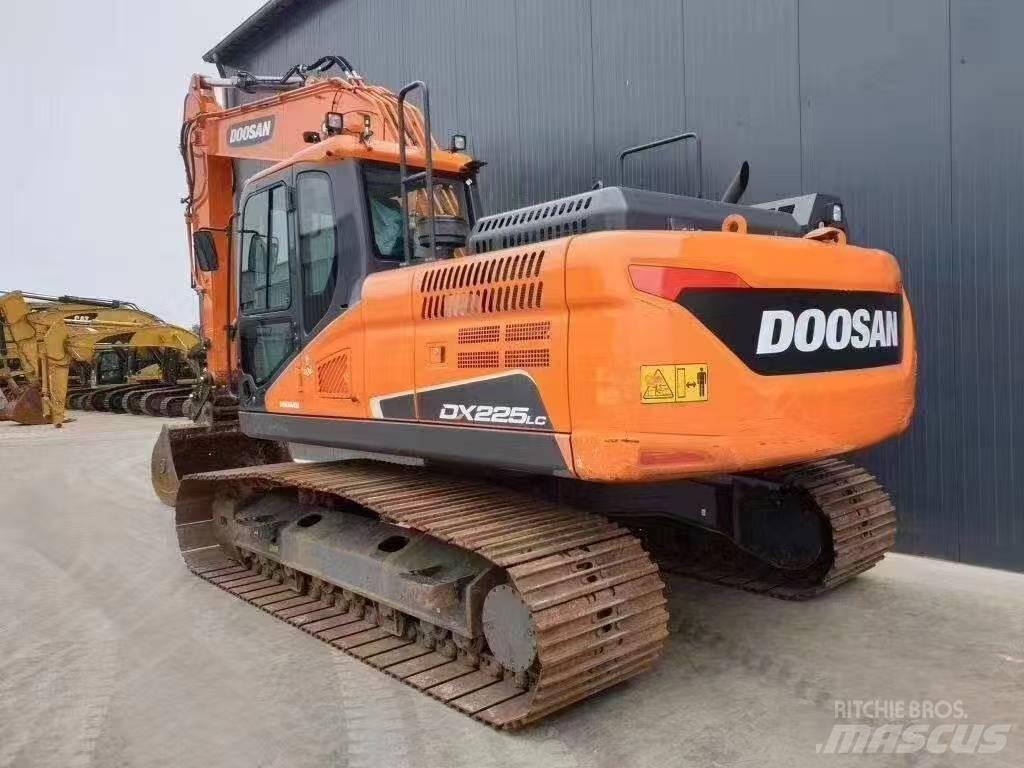 Doosan DX 225 LC 履带挖掘机