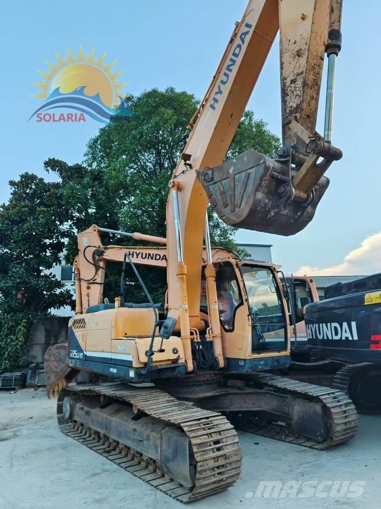 Hyundai R225LC-9 履带挖掘机