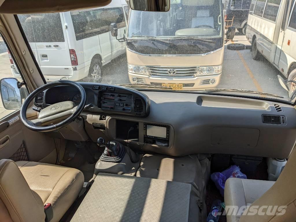 Toyota Coaster Bus 迷你巴士