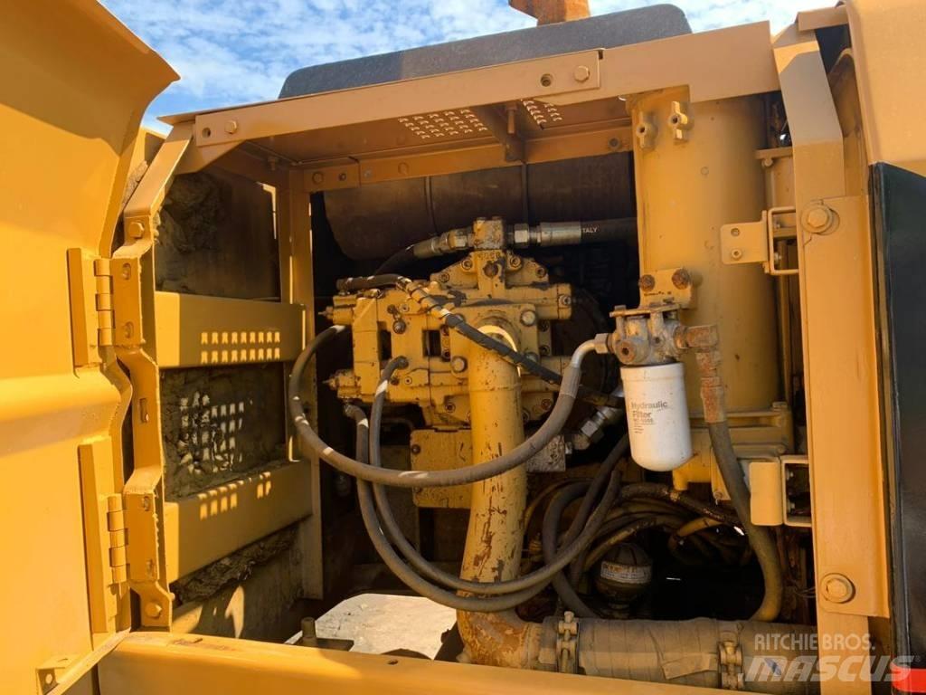 CAT 320BL 履带挖掘机
