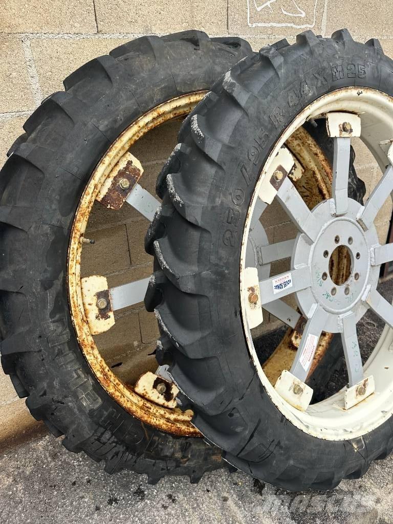 Michelin 230/95R48 轮胎、车轮、轮圈