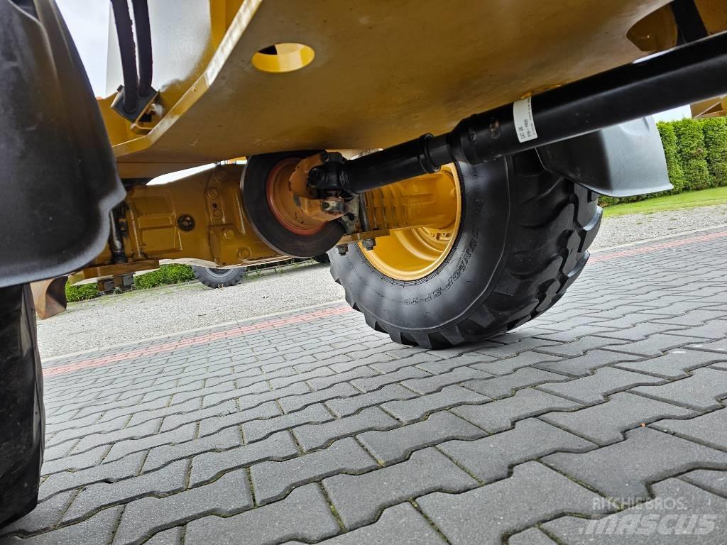 CAT 906 M 轮式装载机