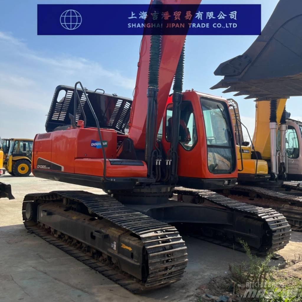 Doosan DX 300 履带挖掘机