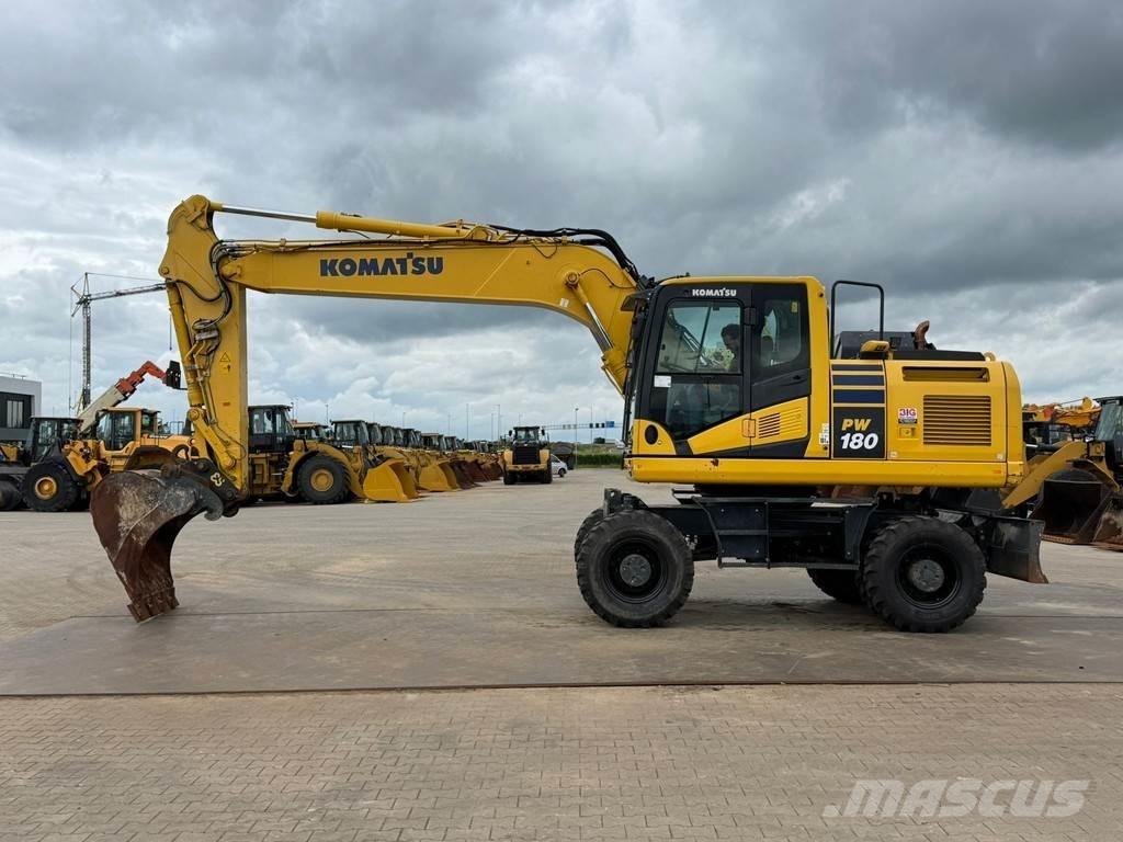 Komatsu PW180-11 轮式挖掘机