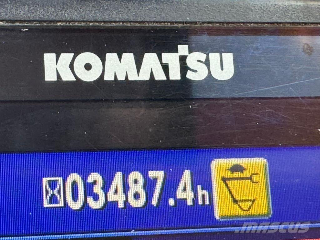 Komatsu PW180-11 轮式挖掘机