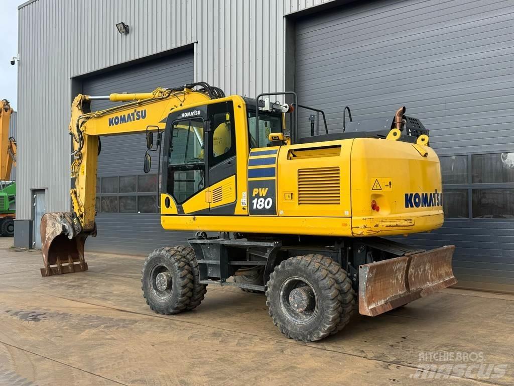 Komatsu PW180-11 轮式挖掘机