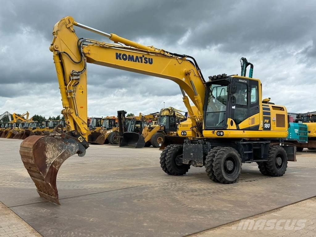 Komatsu PW180-11 轮式挖掘机