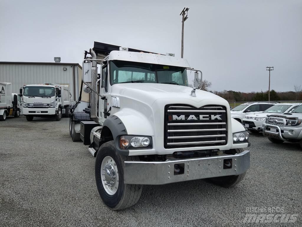 Mack GU713 垃圾车