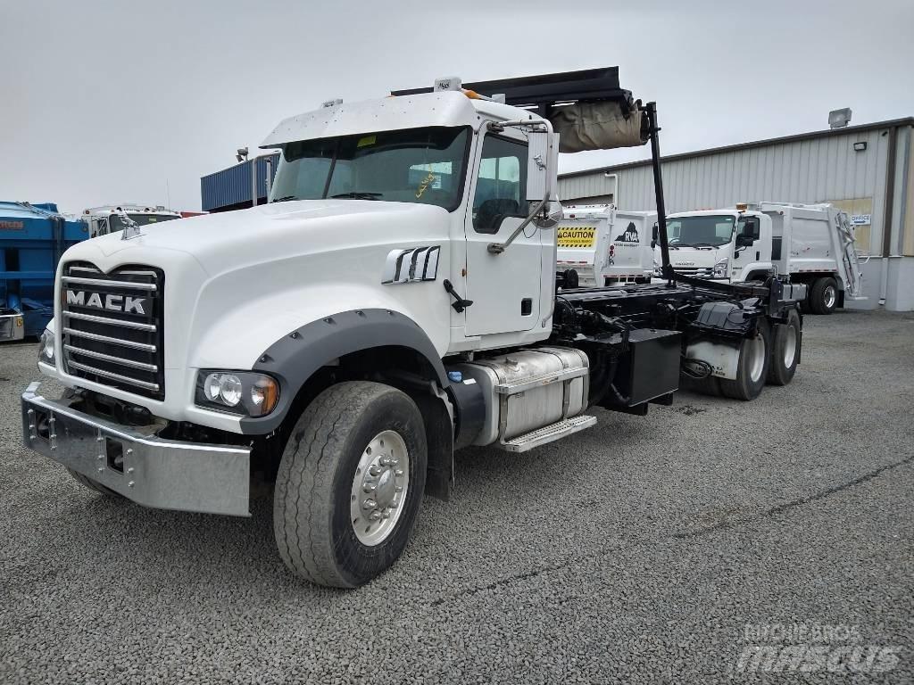 Mack GU713 垃圾车
