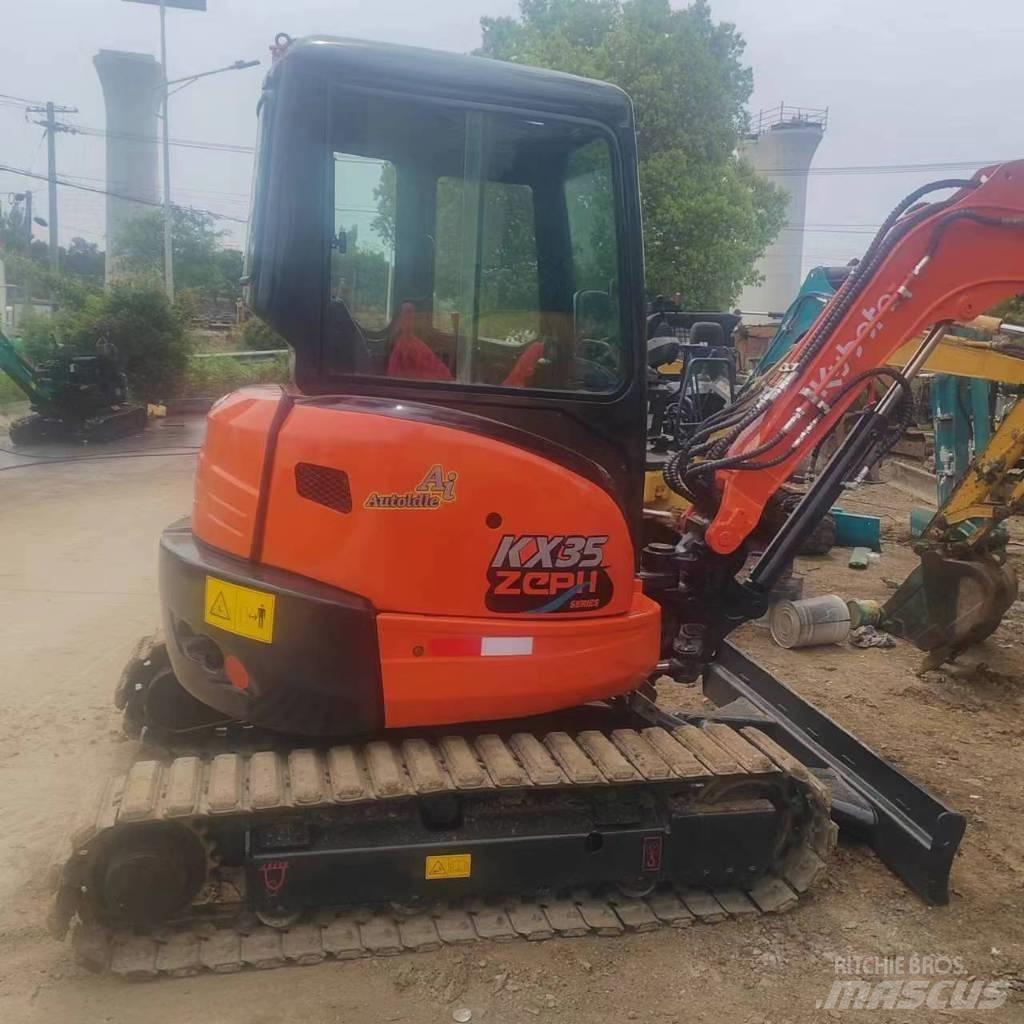 Kubota U 35 小型挖掘机