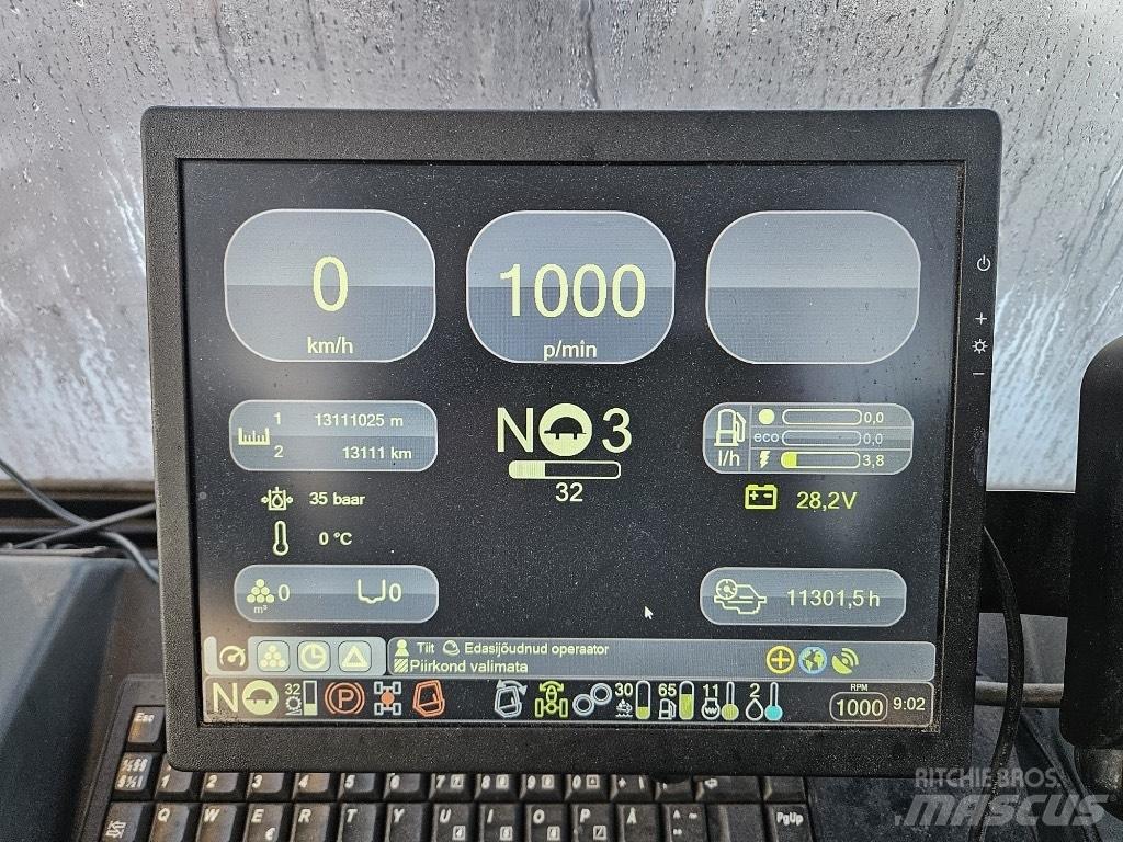 Komatsu 835 集运机