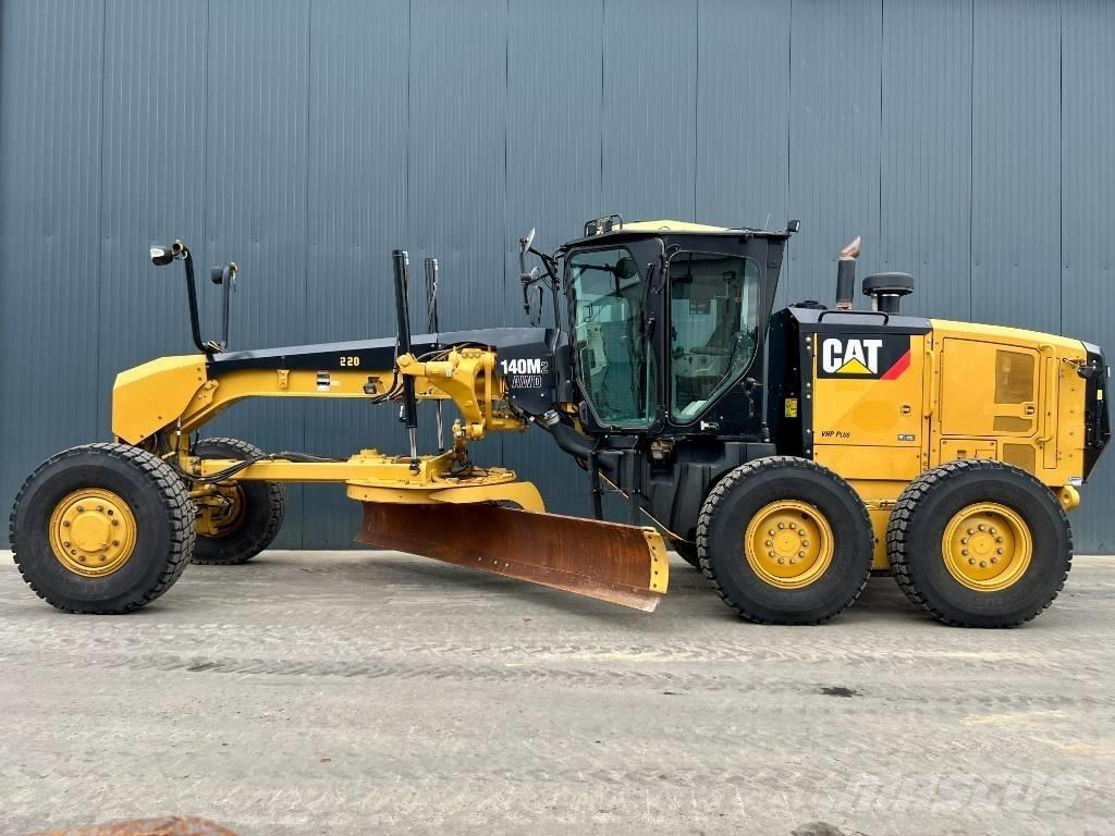 CAT 140M2 AWD 平地机/推土机