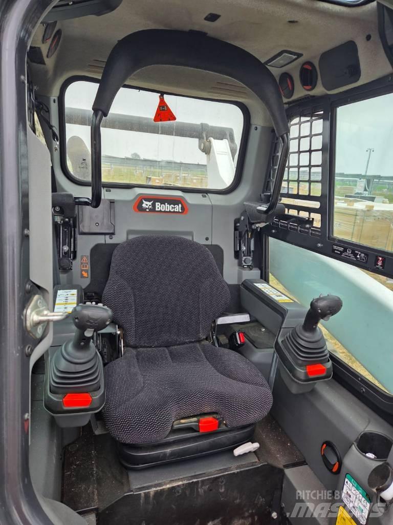 Bobcat T 76 滑移装载机