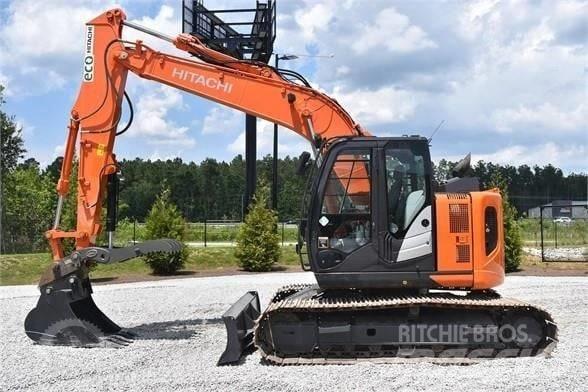 Hitachi ZX 135 履带挖掘机